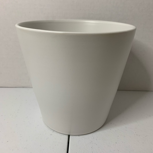 MAINSTAYS WHITE CERAMIC 6” BEE PLANTER POT HOLDER FLOWER POT - Picture 3 of 4